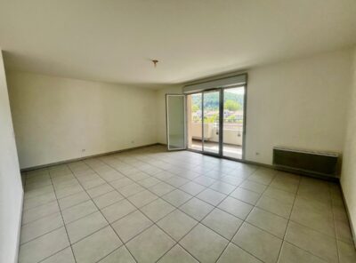 Appartement T3 meublé avec terrasse, loggia et garage