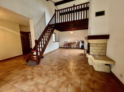 Villa Type 4/5 avec 900m² de jardin, garage et cabanon