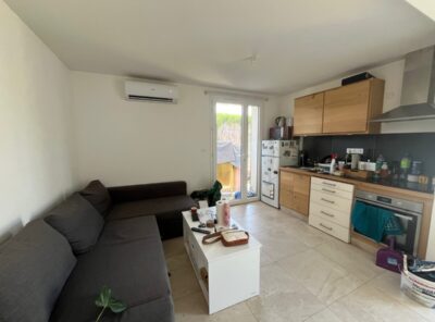 Appartement de Type 2 au RDC avec terrasse et espace extérieur