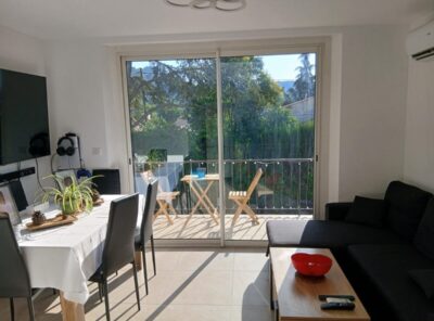 Appartement de Type 3 au 1er étage avec balcons et jardin