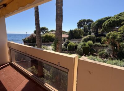 Studio climatisé avec terrasse