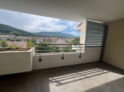 Appartement de Type 3 avec terrasse et garage